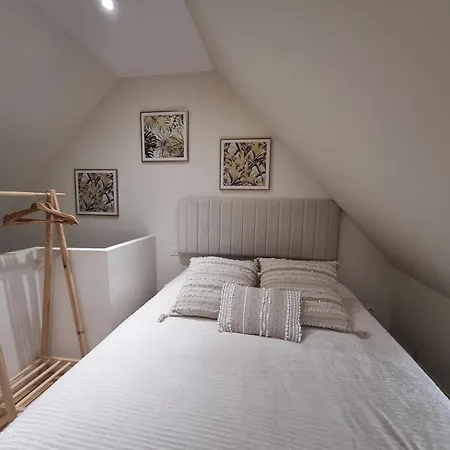 Au Mont Pour Deux Pontorson