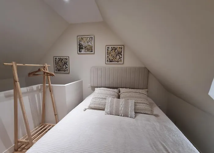 Au Mont Pour Deux Ποντορσόν